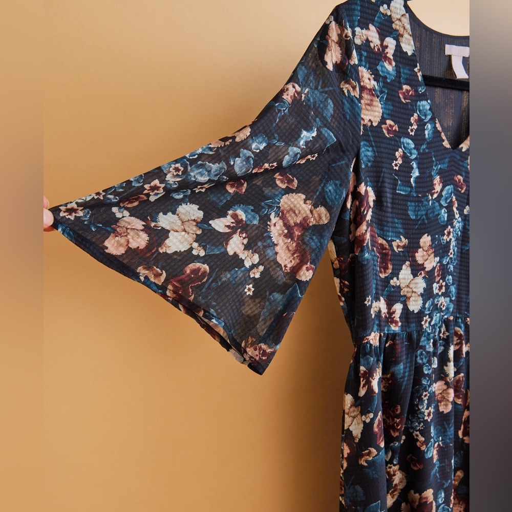 Floral Print H&M Midi Dress with Bell Sleeves, size 6 - Picture 2 of 4